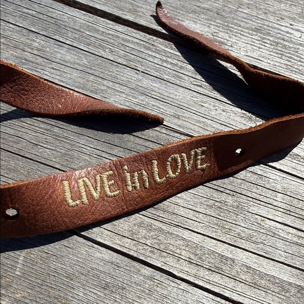 Brown Leather Bracelet with 'Live in Love' Inscription BRAND NEW
